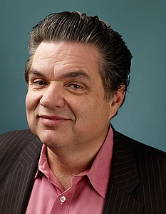 filmes e séries que o ator oliver platt fez